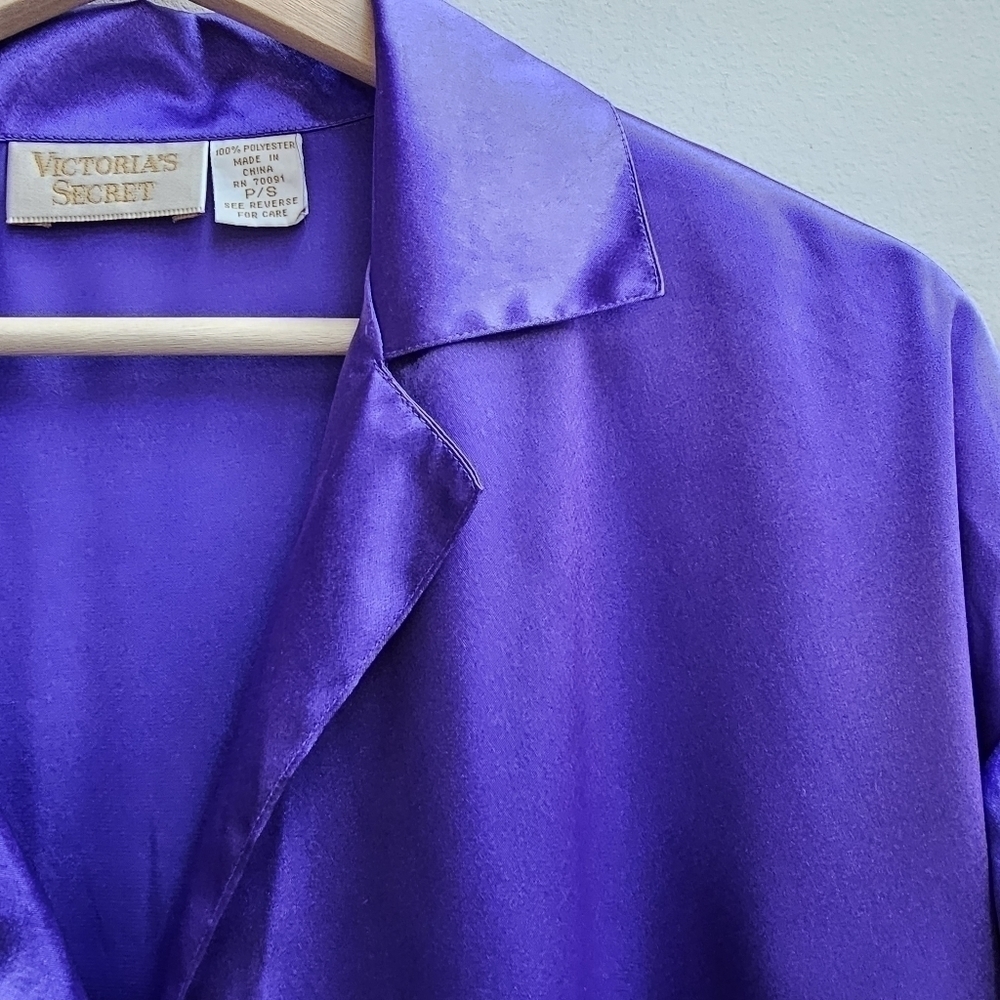 Victoria Secret Vintage Gold Label Sleep Shirt in Purple Satin, Size Small - Picture 3 of 9